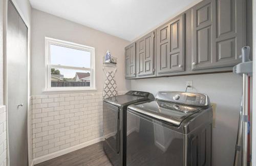 Modern & Chic 4BD,2BA - Pool, Hot Tub, BBQ Grill - Foto 28