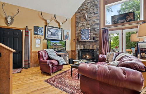 Rustic A-Frame Chalet with Hot Tub & Scenic Views in Mount Jackson, Virginia - Photo 20