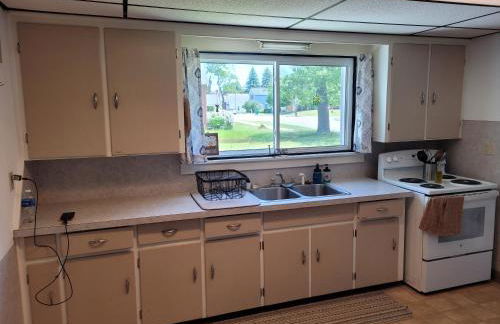 Oscoda Hilltop Haven - Great Location near Beach! - Foto 31