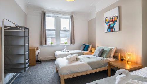 4Bedrooms-3Bath-9Beds-Wallsend- by Holiday Homes - Foto 3