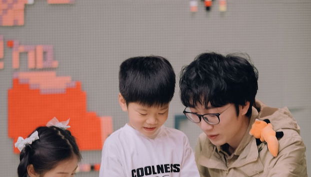 Zona de juegos infantil cubierta