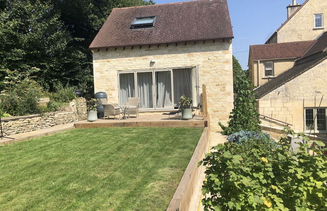 Cotswold Lodge - Photo 23