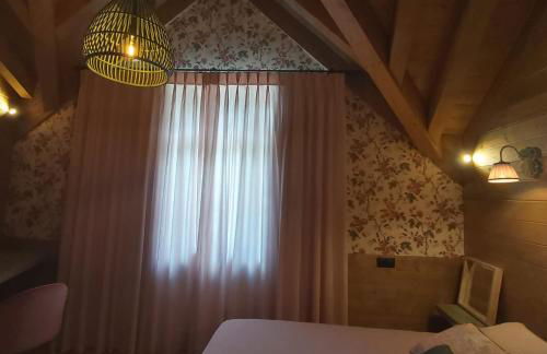 Casa Sallent con bañera hidromasaje y jardín - Foto 6