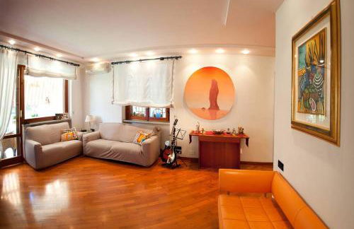 Villa Regina Home - 120sqm, 3 bedrooms, 1 free parking spot - Photo 1