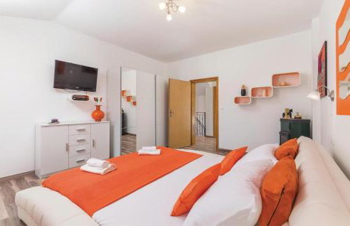 Awesome Home In Nedescina With Kitchen - Foto 29