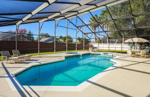 Gorgeous Modern 6BR South Facing Private Pool Hot Tub BBQ Theater 2 Miles Disney - Foto 46