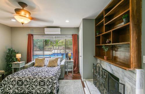 Anaheim Studio with Fireplace 14 Mi to Disneyland! - Foto 8