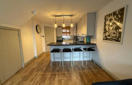 Cosy 4BR house, West Didsbury, bars and restaurants close by, Free Parking, Sleeps 8 - Photo 15