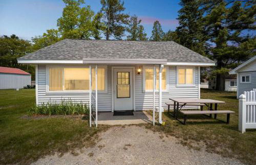 Sunnyside 3BR 1BA Relaxing Lakefront Retreat - Foto 1