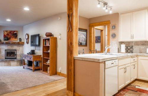 New Listing Updated 1 bedrm 1 bath Summit H Building #95 condo Just steps to Eagle Lodge sleeps 4 - Foto 7