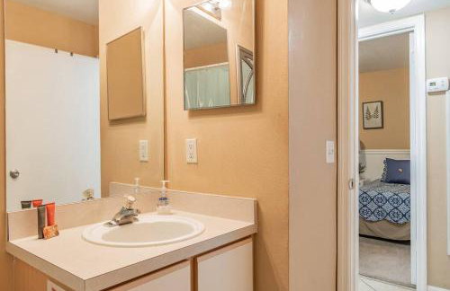 NEAR DIS & Sleeps 10! TWO King Master BR Suites, Bunks For The Kids, Private Patio, NO Steps, Pool, LOW Rates! - Foto 73