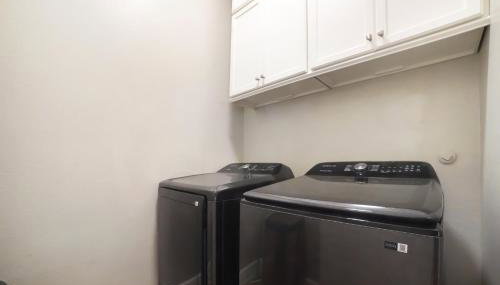 3 BD Townhome w Rooftop Terrace w Free Parking - Foto 3