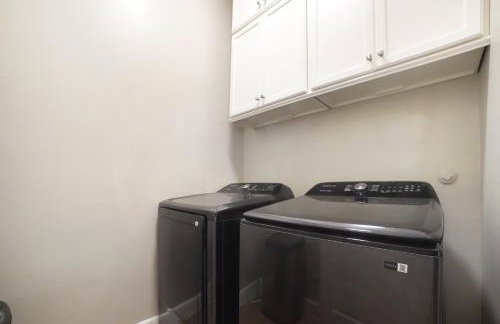 3 BD Townhome w Rooftop Terrace w Free Parking - Foto 3