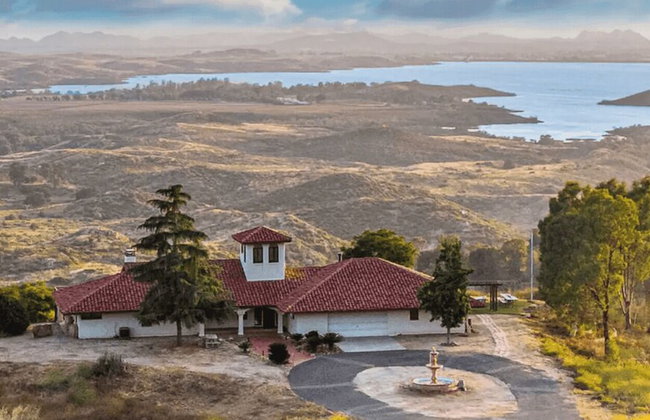 20 Acre Panoramic View Estate Hot Tub, Pickleball & Game Room - Photo 52