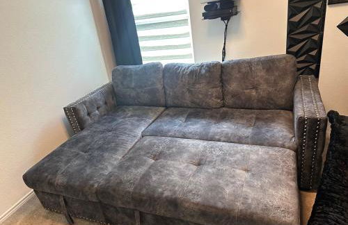 Cozy Stay with Pool Relax with Easy Access to Highway - Foto 28