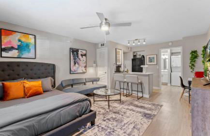 Cozy Efficiency Studios Close to Downtown and Domain - Foto 1