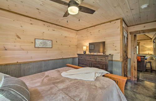 Stunning Cabin Getaway with Private Hot Tub! - Foto 15