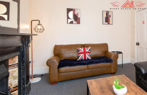 Darlington Modern 2 Bed Apartment Great for Contractors - Photo 19