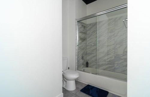 McCormick Place Luxurious and Spacious 3BR in Downtown Chicago with Optional Parking Sleeps 10 guests - Foto 35