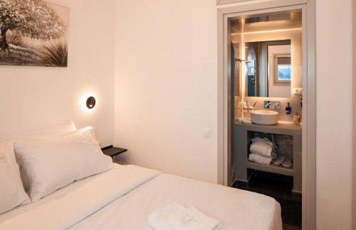 G & W Suites - Photo 16