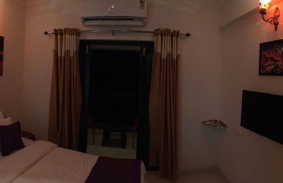 Monarch suites - Photo 4