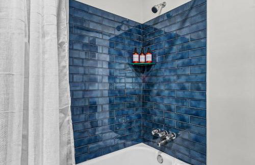 A Timeless Victorian Home with Period Charm! - Foto 9