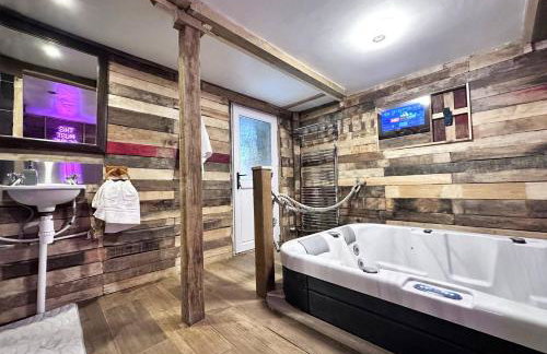 Rustic Rhondda Retreat w Hot Tub & Sauna - Ystrad - Foto 26