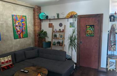 Creative Warehouse Conversion & Plant Haven - Foto 8