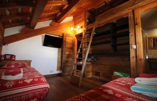 Prestigious Chalet with Pool & Hot tub, Mountain Views for 19 Guests - Foto 34