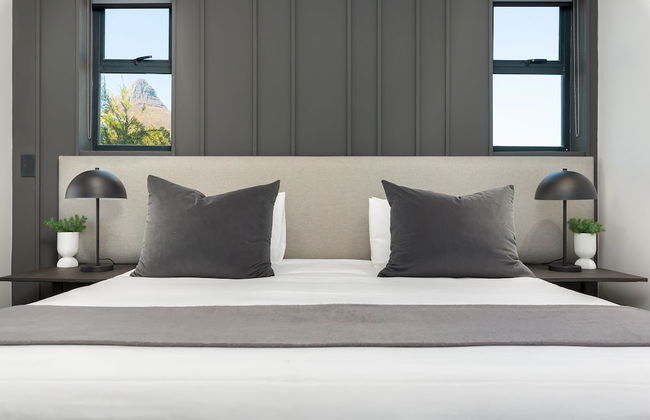 One Calais Luxury Apartments - Photo 28