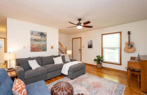 Quiet Retreat - Piano Firepit Peloton - 30 min to RTP - Photo 3