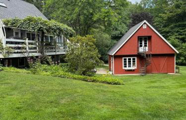 Beautiful House in the Woods, Huge Yard, Hot Tub - Foto 42