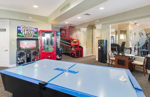 Spacious 4BR Home Themed Rooms, Pool, Near Disney - Foto 28