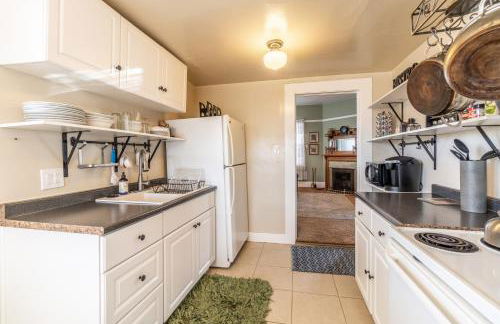 Rustic 2-Bedroom walking distance to Downtown - Foto 6