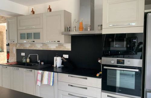 Rez de maison neuve Piscine WiFi Poolhouse en Pierre - Foto 12