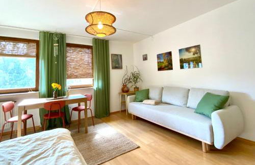 Ruhe & Charme - Family Apartment for 4 People, Self-Check-In, Free Parking, U-Bahn, Netflix - Foto 4