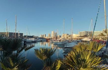 Waterfront Cozy two bedrooms - Photo 14