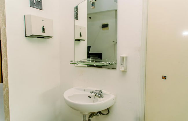 Cozy Stay Studio At Habitat Apartment - Foto 9