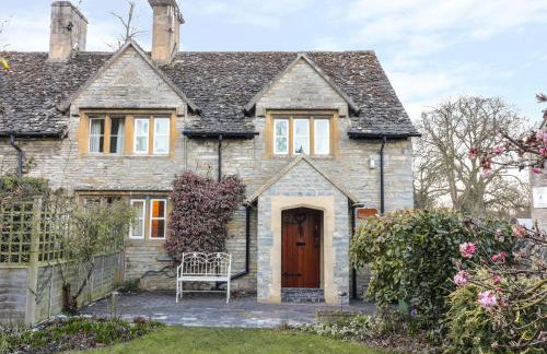 Bear's Cottage - Photo 1