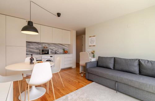 HostWise – Modern & Cozy Flat | Near the Beach - Foto 1