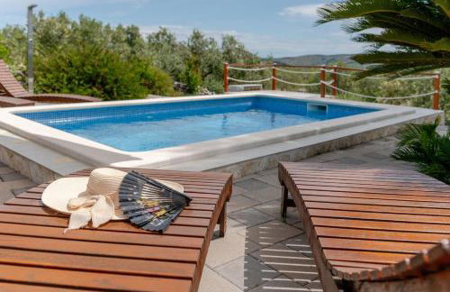 Dalmatian Countryside Home - Heated Pool & Jacuzzi - Foto 5