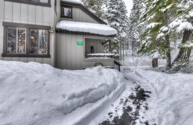 Granlibakken Retreat Near Tahoe Beach! - Photo 36