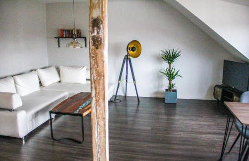 EXKLUSIVE 2 Zi. Dachgeschosswohnung in Top Lage! - Foto 2