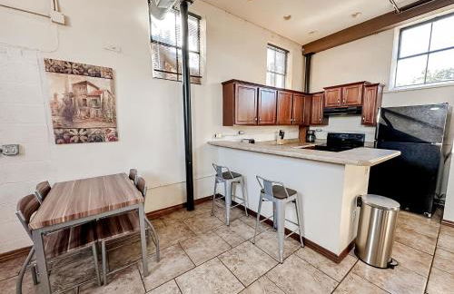 Sleepover 2BD 1BA Condos Downtown Springfield - Foto 60