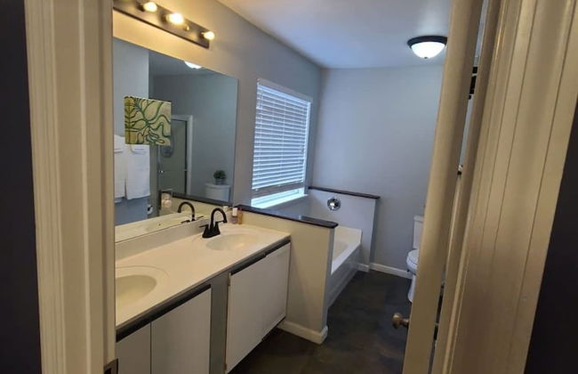 Remodeled and Inviting Free EV Charging Station Level 2 - Photo 56