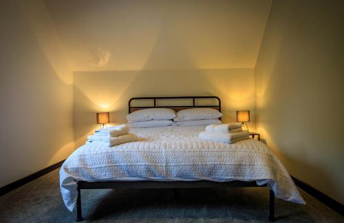 FAMILY FRIENDLY, HOT TUB, Fire Pit, Spacious & Modern - Foto 37