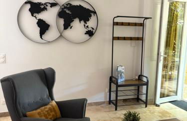 Le mas des glycines - parking privé et terrasse ombragée - Foto 10