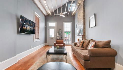 Cozy and Charming House Close to St Charles Ave - Foto 2