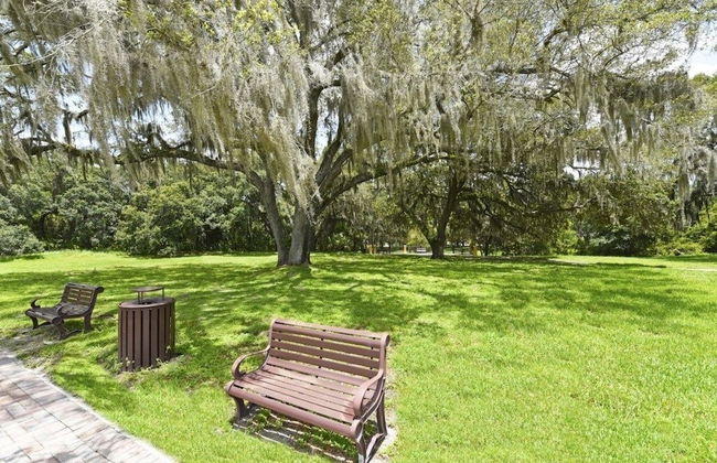 Lakeside 4-bed Pool Home At Villa Sol 4 Bedroom Home by Redawning - Foto 21