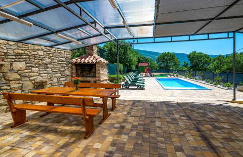 Lovely Home In Susnjevica With Kitchen - Photo 3